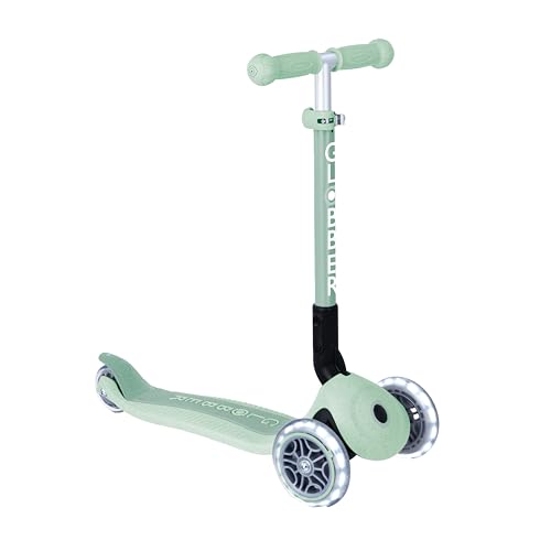 GLOBBER JUNIOR Foldable Fantasy Lights Kinderroller mit LED-Rädern – Pistazie